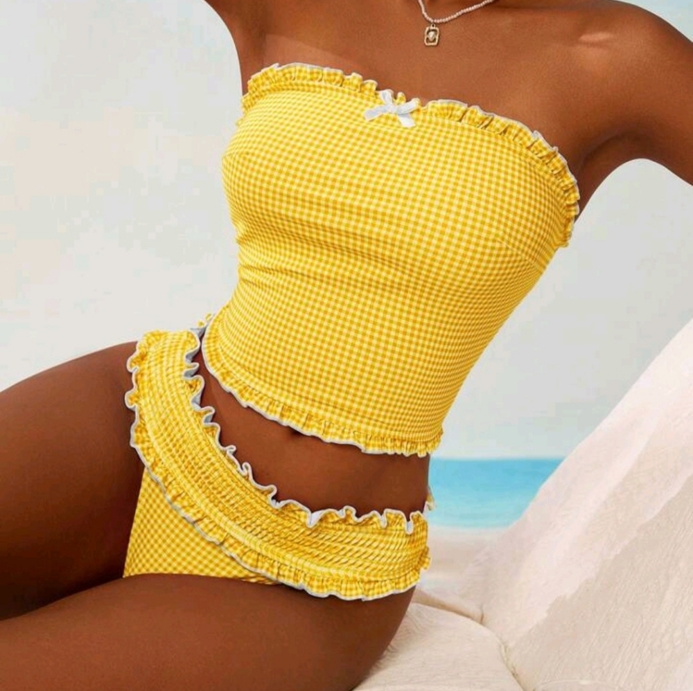 Yellow Ruffle Two-Piece Bikini Set - Picture 5 of 7